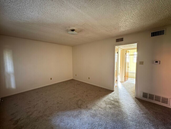 Photo - 425 W Avenue C Unit 3