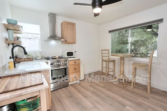 Photo - 6906 Pin Oak Ct