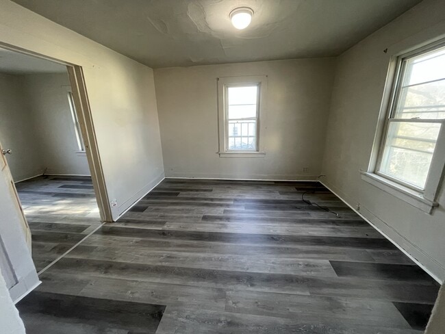 Building Photo - 1114 Pennsylvania Ave Unit 2