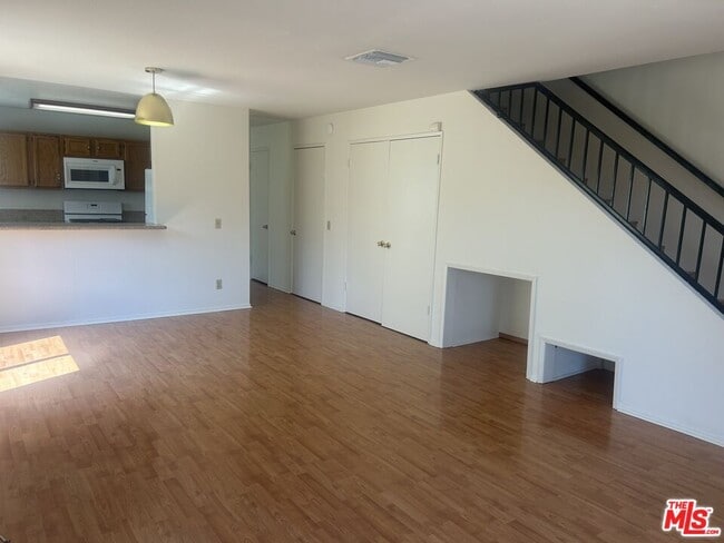 Photo - 8515 Saturn St Unidad 102