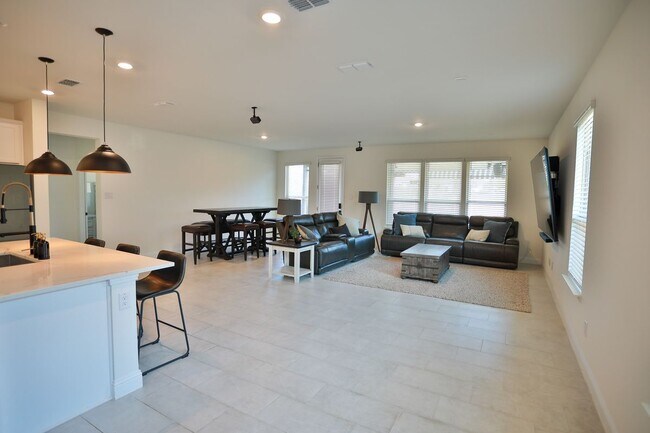 2412 Wheeler Ave