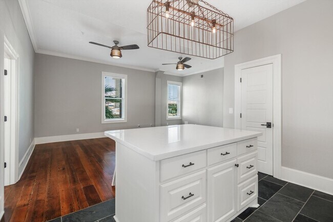 Photo - 405 24th St Unit 202
