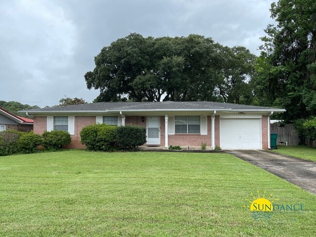 Building Photo - 3BR Home in Shalimar Near Eglin AFB!