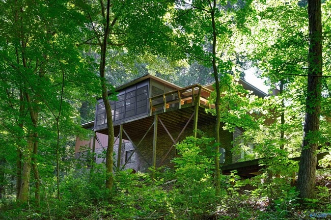 Photo - 286 Springhill Rd NW