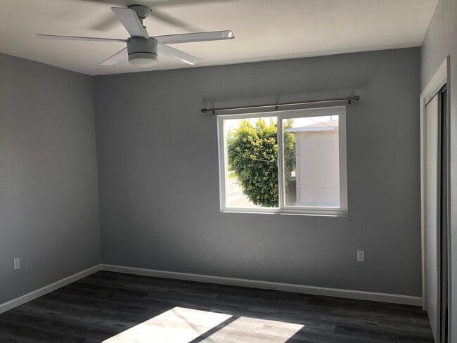 Photo - 5366 San Vicente Blvd Unidad 1