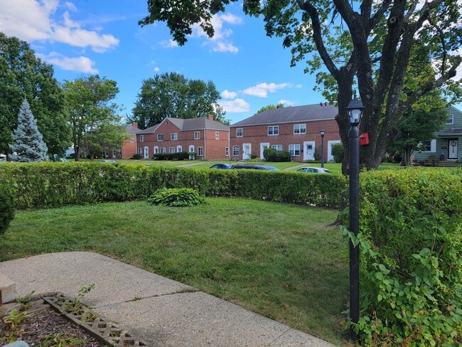 Photo - 594 Chatham Rd