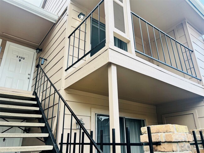 2800 Jeanetta St Unit 1702