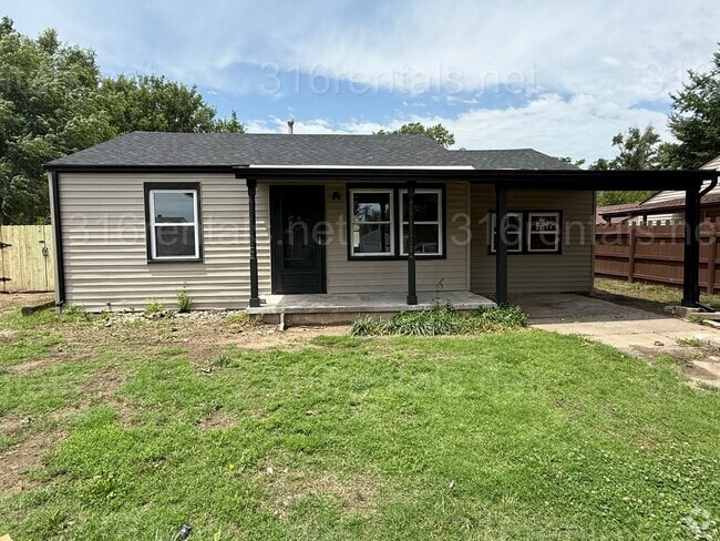 Building Photo - $1350 - 3 bedroom / 1 bathroom - Newly Rem... Rental
