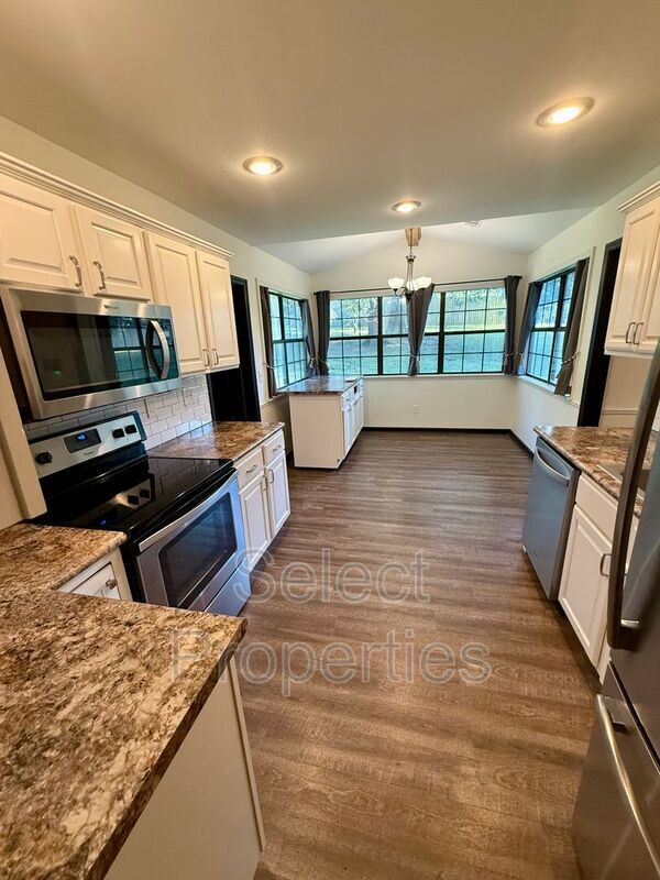 Photo - 606 Shadow Ridge Dr