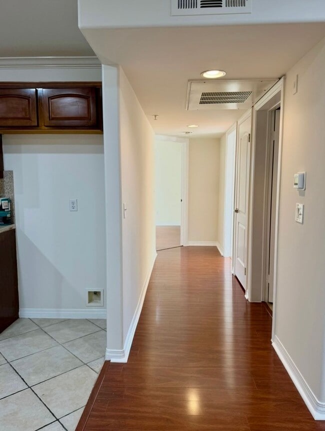 Photo - Spacious 2 bedroom condo in Van Nuys Unit 106