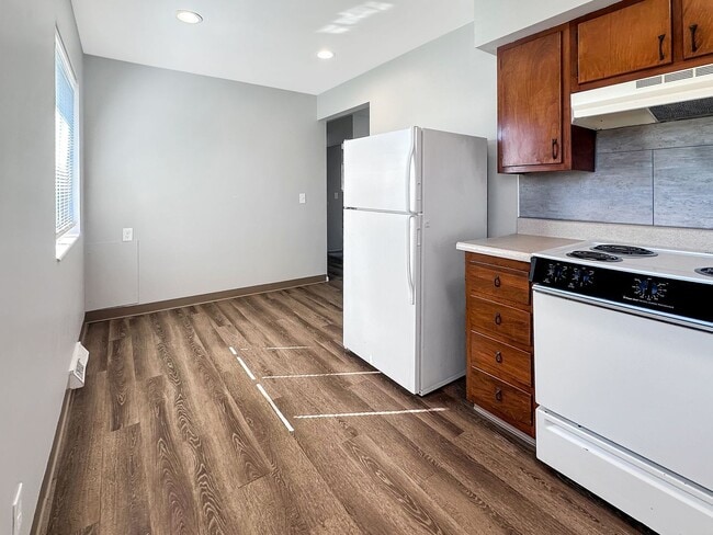 Photo - 2836 S Burdick St