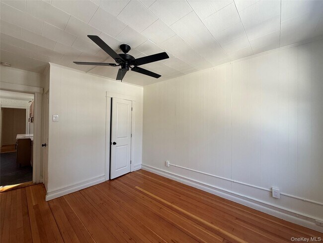 Photo - 40 N Clover St