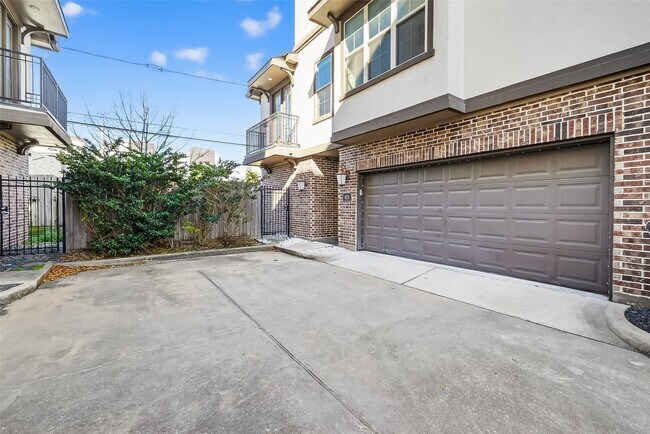 Photo - 1621 Rosewood St