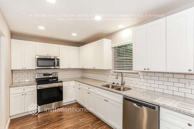 Photo - 811 Clover Park Dr