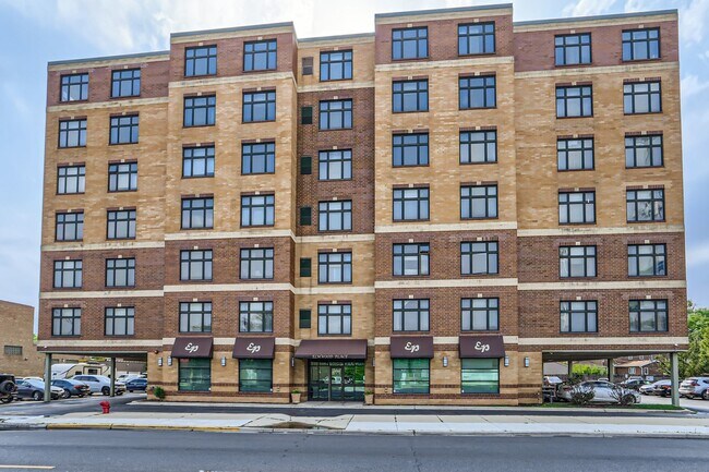 Building Photo - 1930 N Harlem Ave Unit 501
