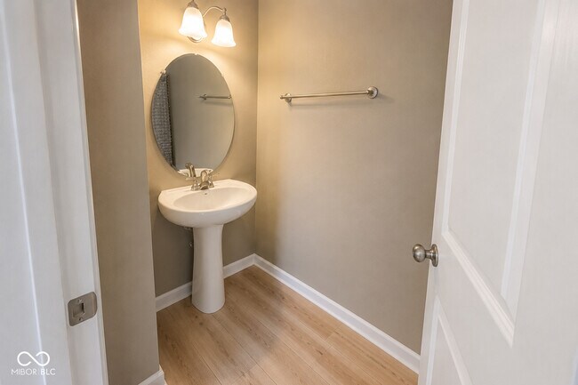 6245 Emerald Lake Ct