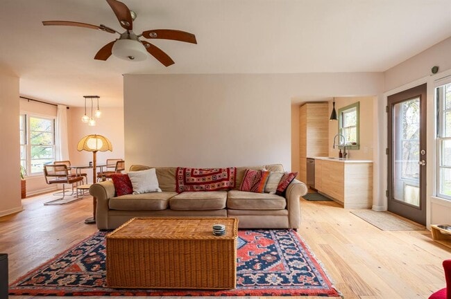 Photo - 503 Provines Dr