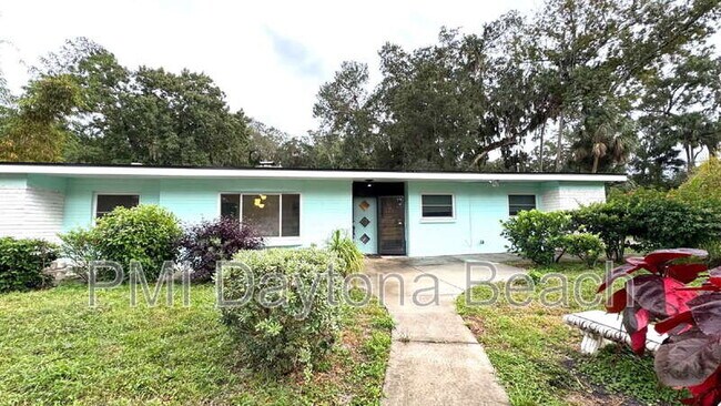 Building Photo - 1055 4th St