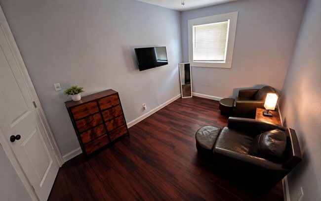 Photo - 344 Smith St