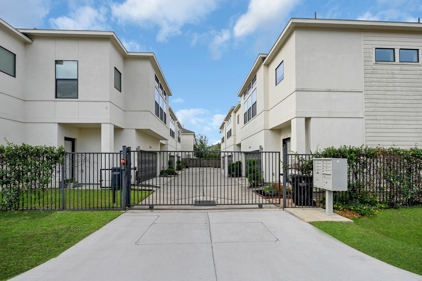 Photo - 2118 Naomi St