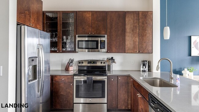 Photo - 3501 Ross Ave Unidad 3107