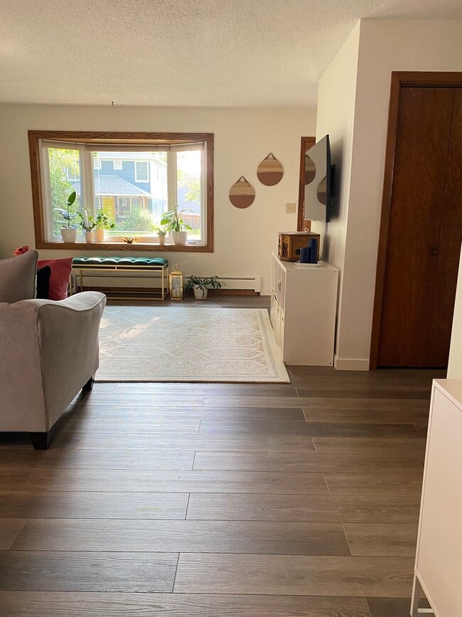 Building Photo - 1475 Sheldon St Unit Como Park