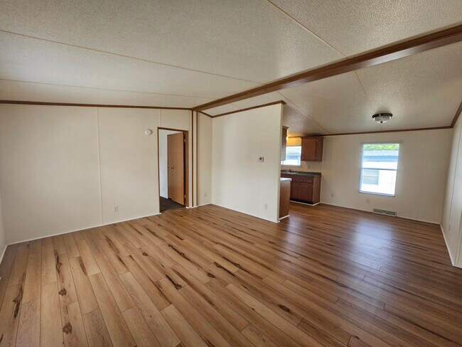 Photo - 27 Millstream Ct