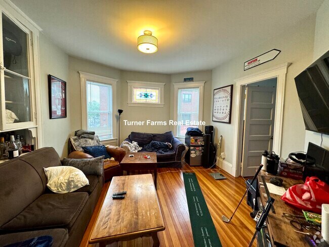 Building Photo - 159 Boston St Unit 2 Rental