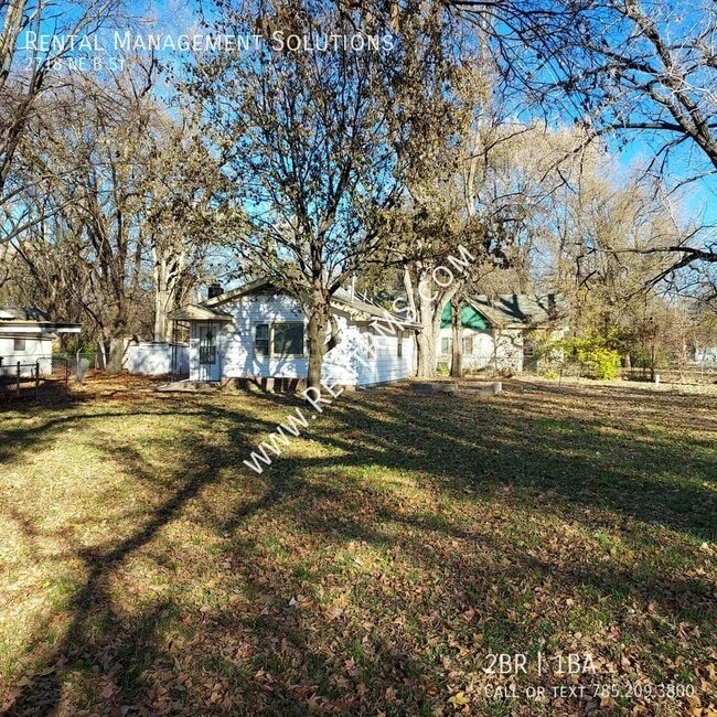 *OAKLAND AREA* 2718 NE B St 2 BED/1 BATH Rental House Rental in Topeka, KS