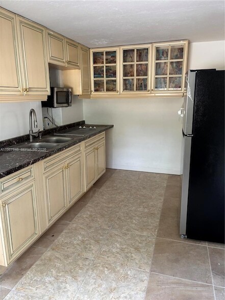 Photo - 198 Tropical Ave