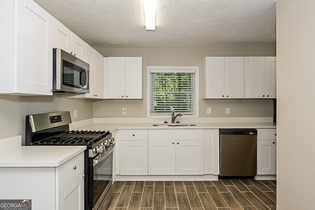 Photo - 410 Burke Cir