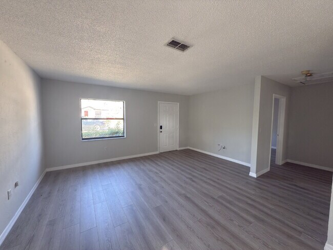 Photo - 2-Bedroom / 1 Bathroom