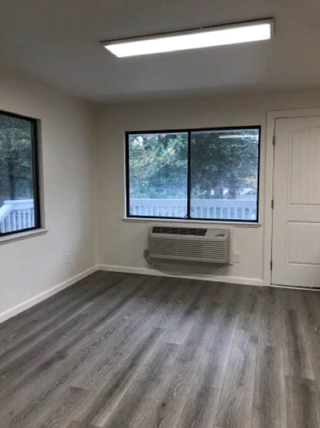 Photo - 747 Meadows Dr Unit 4