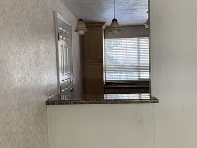 Photo - 299 N Highland Dr Unidad A