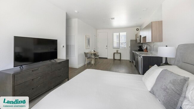 Photo - 2323 N 150th Dr Unidad A-2014.1405331