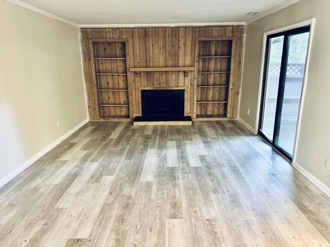 Photo - 202 Finley Forest Dr