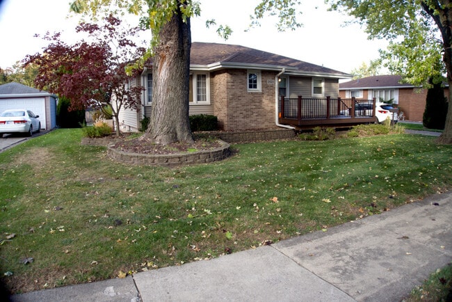 Front - 3123 Garfield Ave