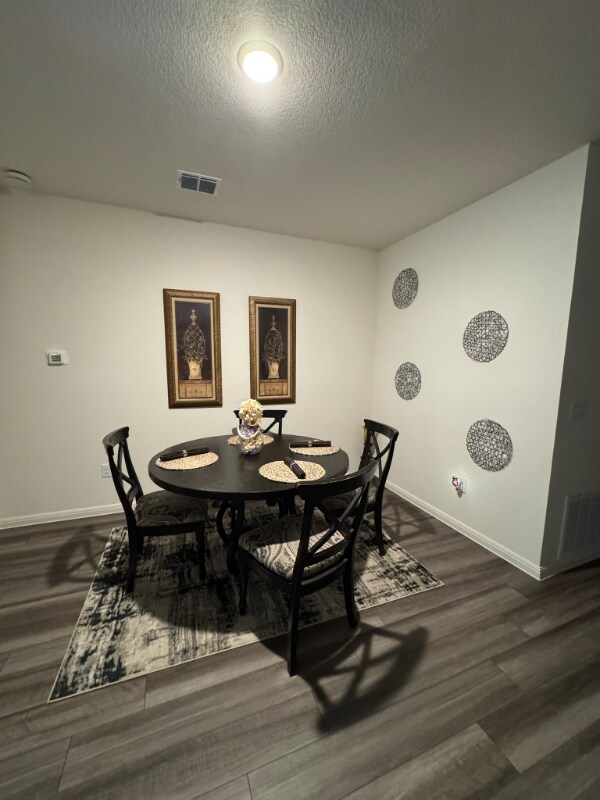 Photo - 320 Wedemeyer St