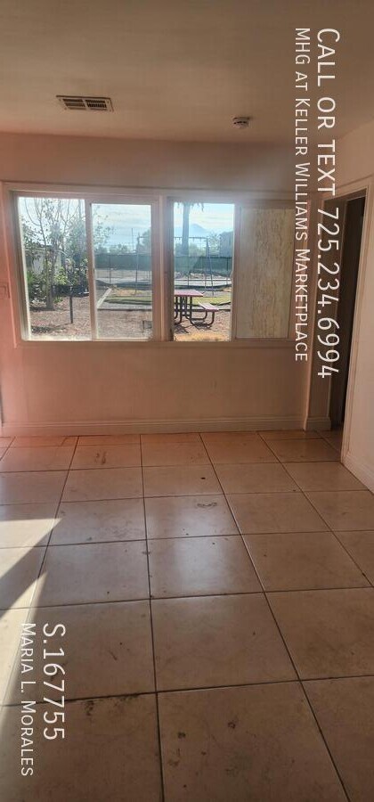 Photo - 2121 N Carroll St