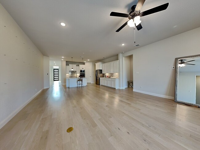 Photo - 721 Precious Dr