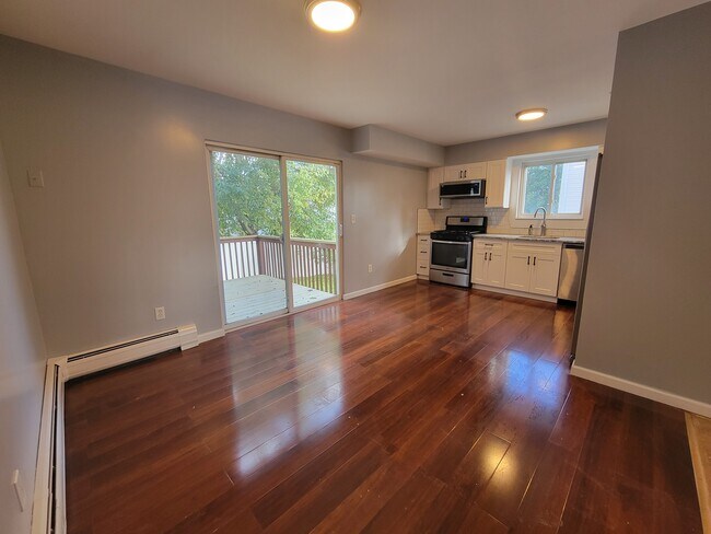 Large eat-in-kitchen - 103 Prescott Ave