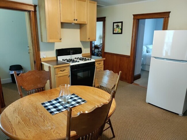 Photo - 100 Neil St Unit 2