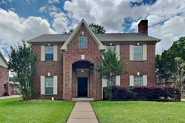 Building Photo - 702 Fernglade Dr