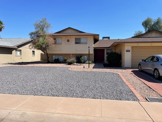 Photo - 6 Bed/4.5 Bath Home Close to ASU
