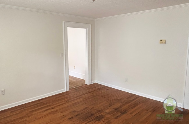 Photo - 518 Perry Ave