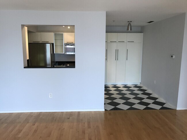 Building Photo - 6 Canal Park Unit PH2 Rental