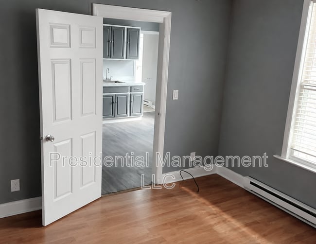 28 Hickory St Unit 1 North