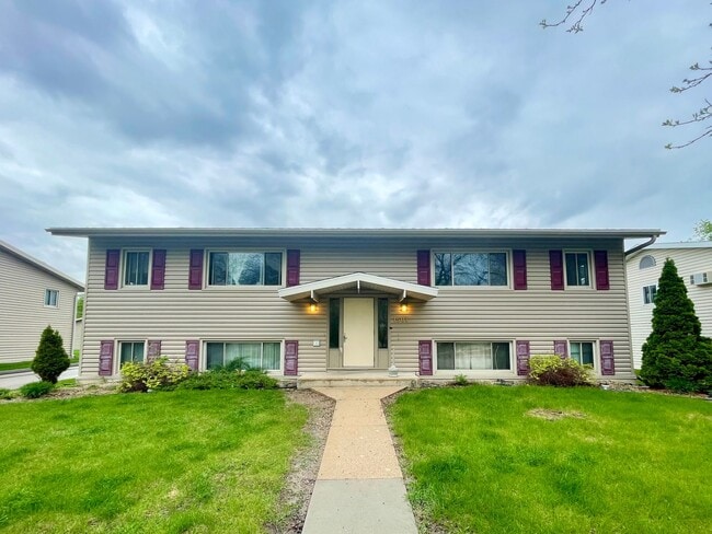 Building Photo - Chester Estates Rental
