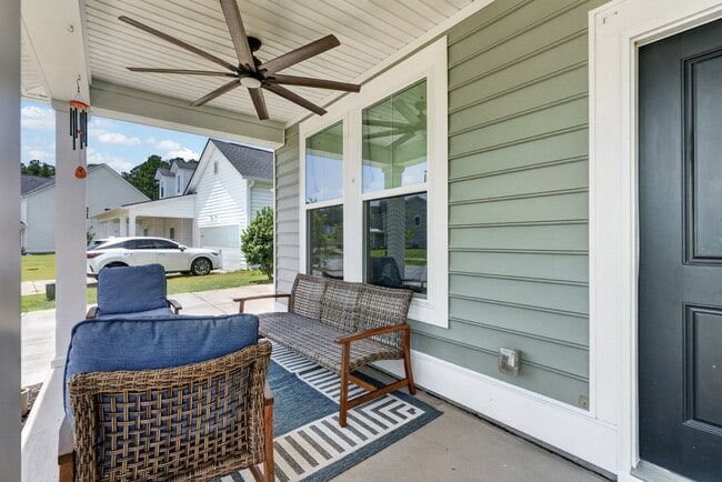 Photo - 164 Garden Lily Ln