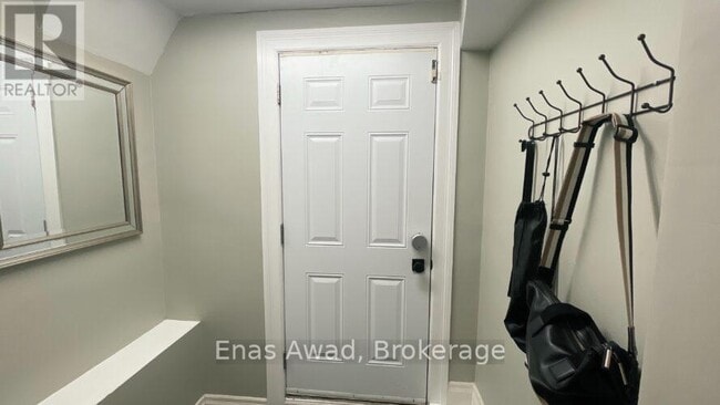 Photo - 65 Holcolm Rd